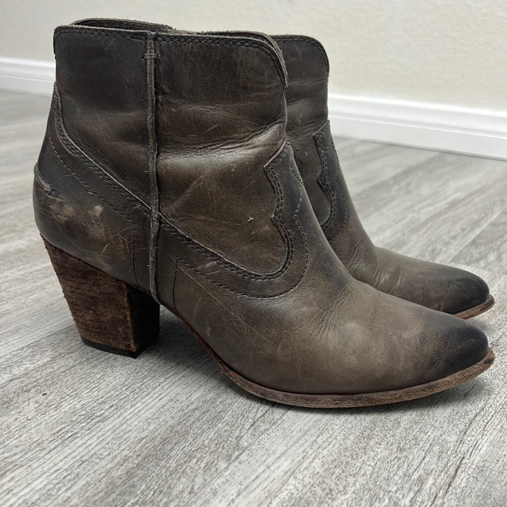FRYE BOOTS Brown Distressed Size 8